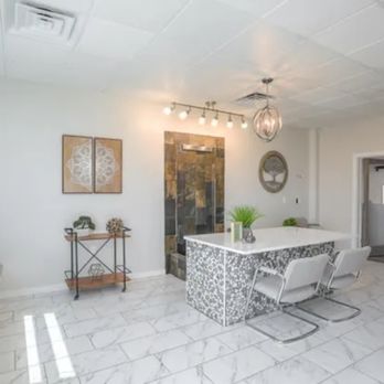 The Nest - Large entry area at The Nest ABQ with 2 full bathrooms (including showers) - Yoga Near Me - Albuquerque, New Mexico
