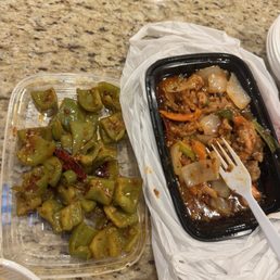Hot Garlic Chicken .. asked for no bell peppers.. but they decided to fill it up with bell peppers instead?