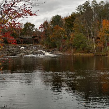 North Country Hard Cider - Overlooking a little river/creek - Cideries Near Me - Dover, New Hampshire North Country Hard Cider - Overlooking a little river/creek - Cideries Near Me - Dover, New Hampshire