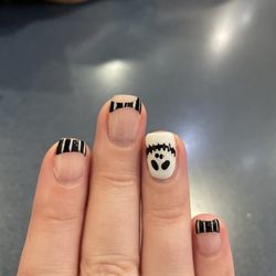 Meraki Nail Spa - Chipped nails only a week later.