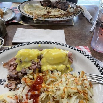 Black Bear Diner Tulsa - Classic Benedict over cooked eggs and under fried hashbrowns. - Diners Near Me - Tulsa, Oklahoma