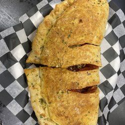 Central Lake Pizza - Calzone