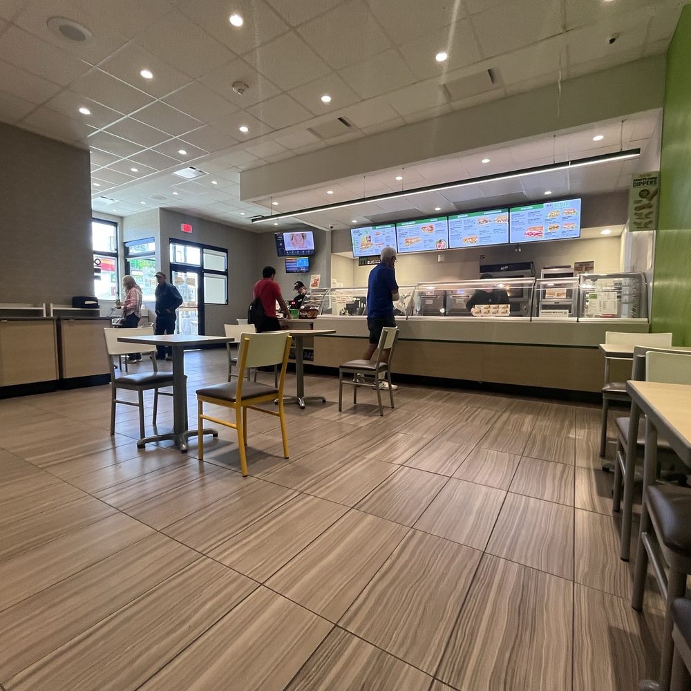 Subway - Seating area - Sandwiches Near Me - Jackpot, Nevada