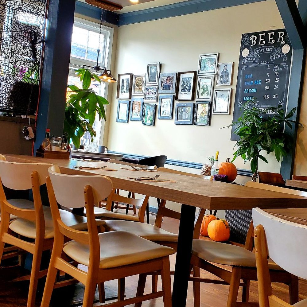Cannery Cafe - Inside seating - Canadian (New) Near Me - Richmond, British Columbia