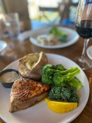 Bubba's Seafood Restaurant and Crabhouse by null