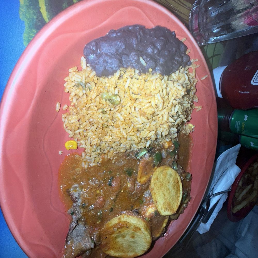 Plaza Garibaldi Mexican Restaurant - Skirt sirloin steak ranchero sauce with rice and frijoles beans - Mexican Near Me - Yonkers, New York Plaza Garibaldi Mexican Restaurant - Skirt sirloin steak ranchero sauce with rice and frijoles beans - Mexican Near Me - Yonkers, New York