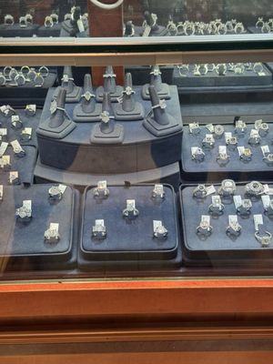 Larry's Fine Jewelry by null