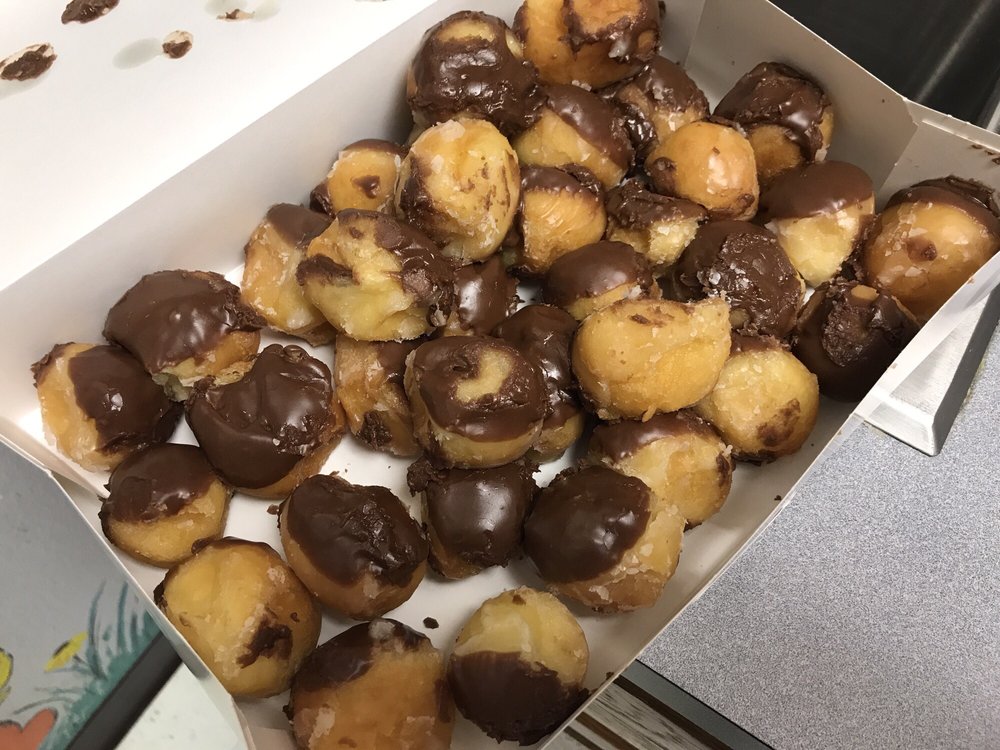 Donut Palace Logo
