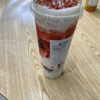 Master Panda - Strawberry tea - Bubble Tea Near Me - New York, New York