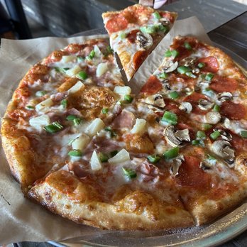 Taproom Pizza - Pizza Near Me - Culver City, California
