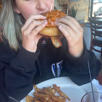 Slanted Tree Kitchen & Taproom - Bacon burger - Burgers Near Me - Fairfield, California Slanted Tree Kitchen & Taproom - Bacon burger - Burgers Near Me - Fairfield, California