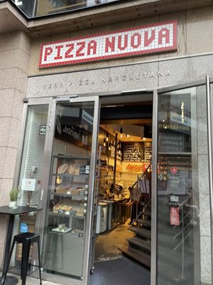 Pizza Nuova by null