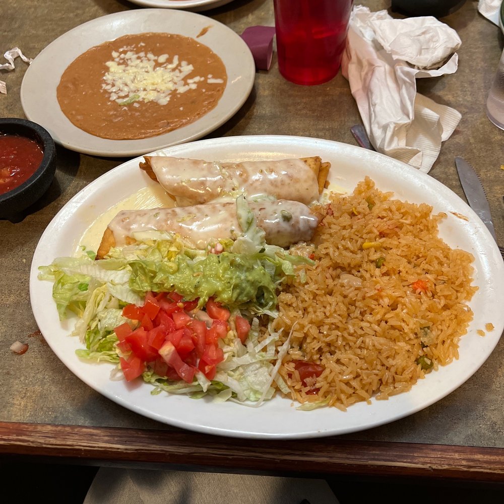 Don Julios - mexican food on a table - Mexican Near Me - White Bear Lake, Minnesota Don Julios - mexican food on a table - Mexican Near Me - White Bear Lake, Minnesota