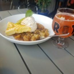 Deconstructed apple pie with Raspberry Watermelon sour beee