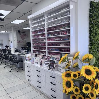 Luv  Nails - Nail Salons Near Me - Orange, California