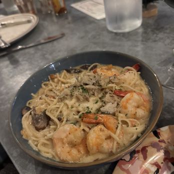Leeland House - Seafood pasta - Restaurants Near Me - Galveston, Texas Leeland House - Seafood pasta - Restaurants Near Me - Galveston, Texas