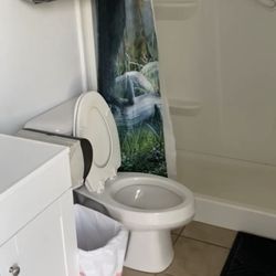 Blaze in Saddles - Private bathrooms