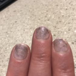 Le Nails - Poor manicure from Le Nail Salon