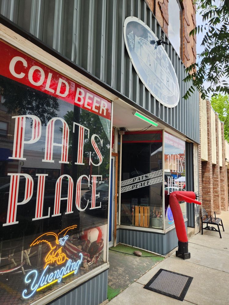 Pat's Place Logo