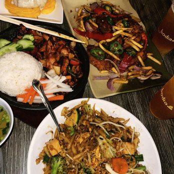 INTL Kitchen - Fried chicken, mango sticky rice , bbq chicken plate - Asian Fusion Near Me - Milpitas, California