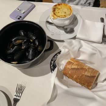 Marie Louise Bistro - Mussels, french onion soup, bread - French Near Me - Baltimore, Maryland Marie Louise Bistro - Mussels, french onion soup, bread - French Near Me - Baltimore, Maryland