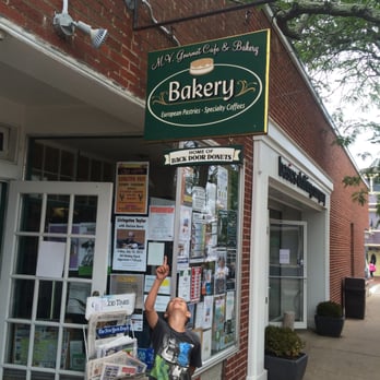 Back Door Donuts - Outdoor view - Bakeries Near Me - Oak Bluffs, Massachusetts