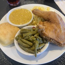 Sherman's Restaurant - Fried chicken, green beans, creamed corn, macaroni and cheese, and a roll