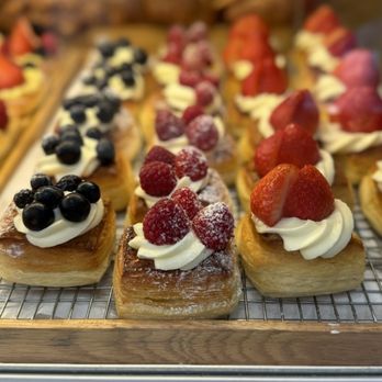 Paris Baguette - Bakeries Near Me - Cerritos, California Paris Baguette - Bakeries Near Me - Cerritos, California