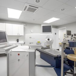 Dello Russo Laser Vision - Dello Russo Laser Vision Surgery Room