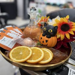 Honey Nail Lounge - Pumpkin pie pedicure tray