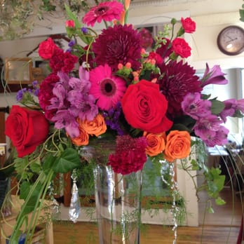 Taylor For Flowers - Initial "trial" centerpiece. - Florists Near Me - Brattleboro, Vermont Taylor For Flowers - Initial "trial" centerpiece. - Florists Near Me - Brattleboro, Vermont