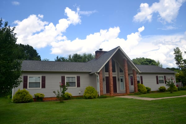 Gilstrap Roofing Logo