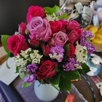 BloomsyBox - Red and Mauve Roses - Florists Near Me - Miami, Florida BloomsyBox - Red and Mauve Roses - Florists Near Me - Miami, Florida