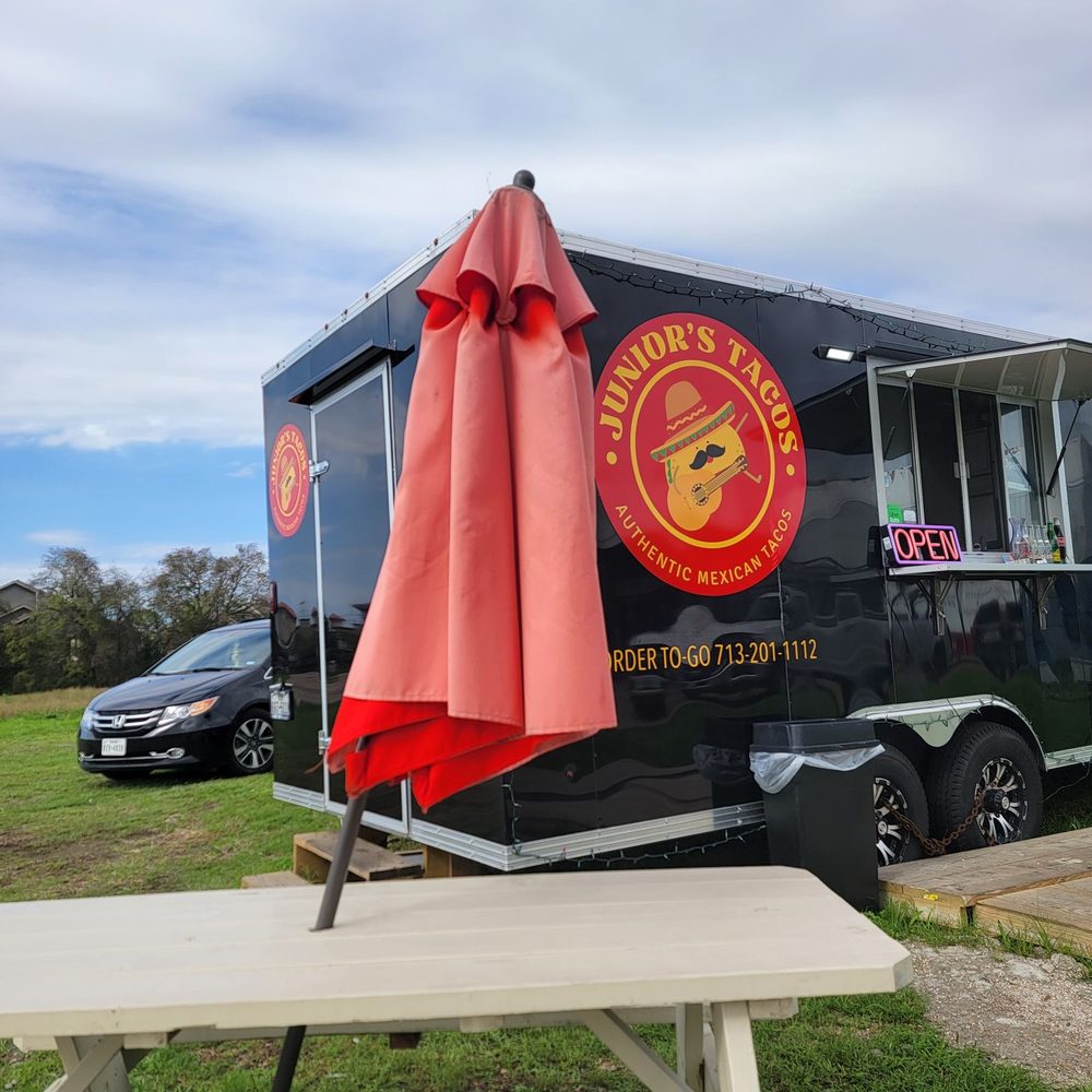 Juniors Tacos - Outside seating area.... - Food Trucks Near Me - Houston, Texas Juniors Tacos - Outside seating area.... - Food Trucks Near Me - Houston, Texas