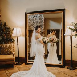 Tiara Wedding - Wife's beautiful dress