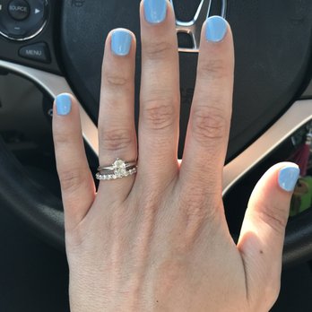 Bonsai Nail Bar - DND gel color 030 - Nail Salons Near Me - Attleboro, Massachusetts