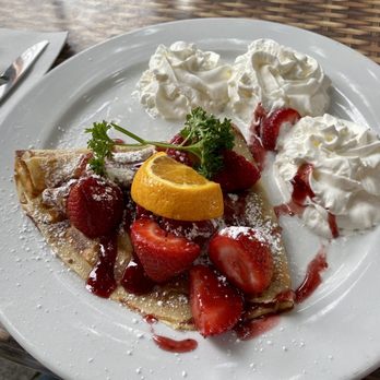Sweet Maple - Strawberry Nutella Crepe Plate Weekend Breakfast - American Near Me - San Francisco, California