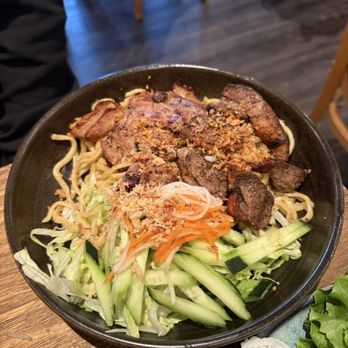Que Viet - Duck and chicken garlic noodles - Vietnamese Near Me - San Francisco, California