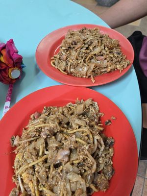Outram Park Fried Kway Teow Mee (#02-17) by null