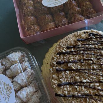 Erik’s Sweet Creations - Bakeries Near Me - Burbank, California