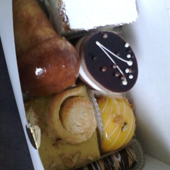 Italia Bakery - Bakeries Near Me - Vancouver, British Columbia