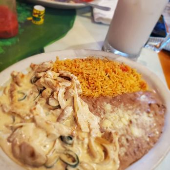 Casa Fiesta - Pollo Cremoso y Horchata - Mexican Near Me - Lenoir City, Tennessee Casa Fiesta - Pollo Cremoso y Horchata - Mexican Near Me - Lenoir City, Tennessee