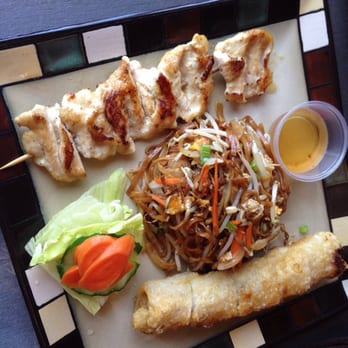 Saigon Thai Restaurant - Lunch Special B, also comes with a wonton soup - Thai Near Me - Moncton, New Brunswick Saigon Thai Restaurant - Lunch Special B, also comes with a wonton soup - Thai Near Me - Moncton, New Brunswick