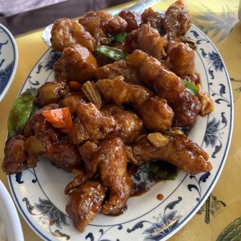 Sesame Chinese Restaurant - General Tso' Chicken - Chinese Near Me - Saint Louis, Missouri Sesame Chinese Restaurant - General Tso' Chicken - Chinese Near Me - Saint Louis, Missouri