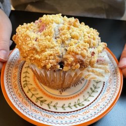 Velo Cafe - Blackberry muffin