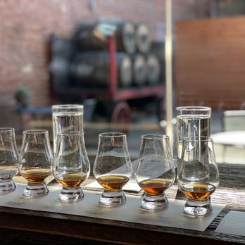 Chattanooga Whiskey - Our beautiful flight!! - Distilleries Near Me - Chattanooga, Tennessee Chattanooga Whiskey - Our beautiful flight!! - Distilleries Near Me - Chattanooga, Tennessee