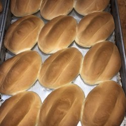 C&C Restaurant Bakery - Telera recién hecha