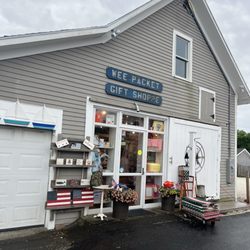 The Wee Packet Restaurant & Gift Shoppe - The gift shop