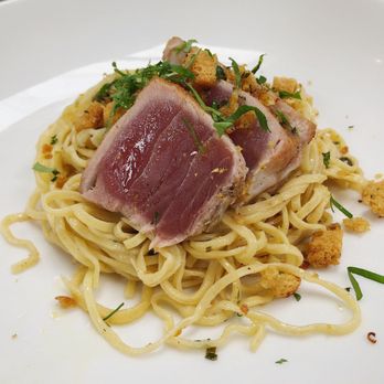 Pasta Moon - Linguini Pan Seared Ahi Tuna (to note this was a half portion and still a good size) - Italian Near Me - Half Moon Bay, California Pasta Moon - Linguini Pan Seared Ahi Tuna (to note this was a half portion and still a good size) - Italian Near Me - Half Moon Bay, California