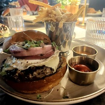 The Hideout Kitchen - The burger - New American Near Me - Lafayette, California The Hideout Kitchen - The burger - New American Near Me - Lafayette, California